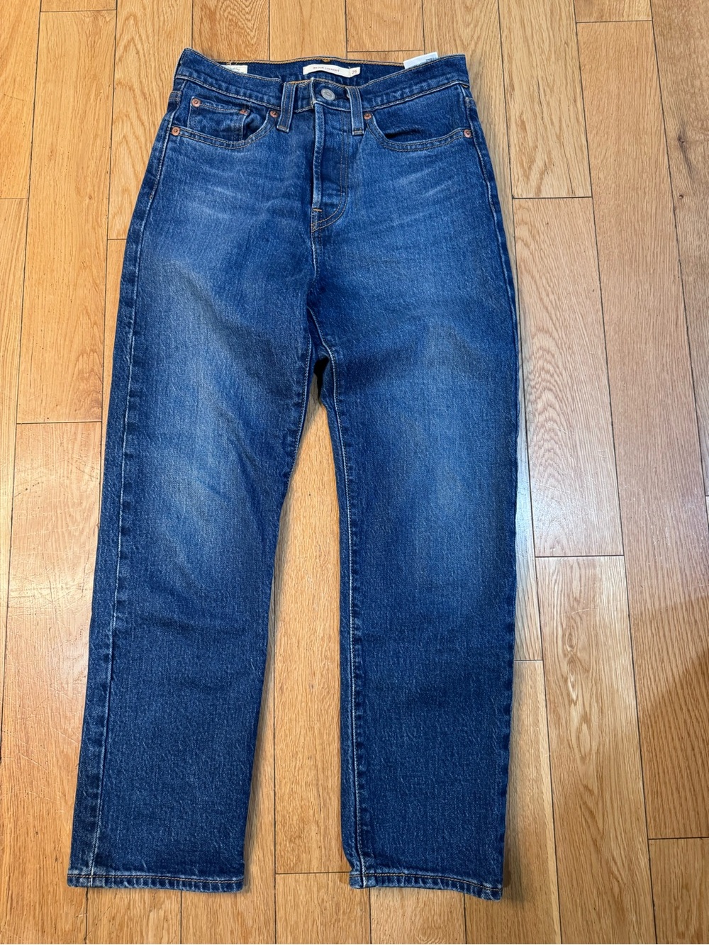 Levi's Wedgie Straight Women's Blue Straight-Leg Jeans 25